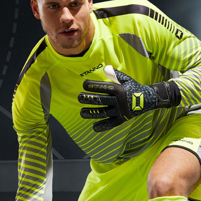 Goalkeeper Kit Thumbnail